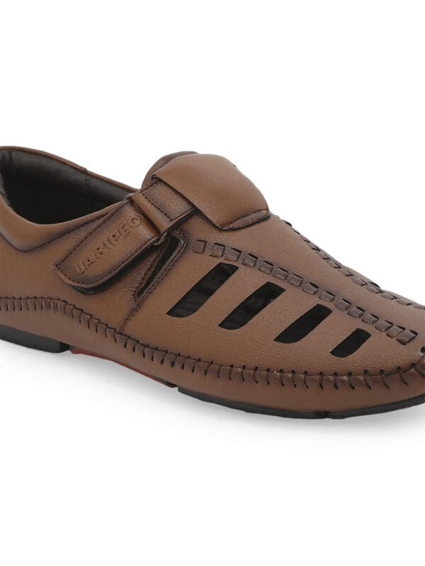 Redford chappals on sale